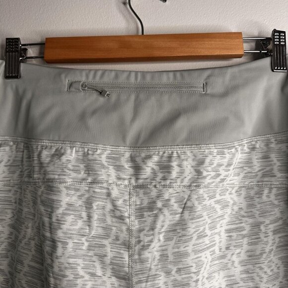 Athleta Shorts Womens 2X Gray Printed Run With It 3.5 Inch Running Lightweight - Picture 10 of 12